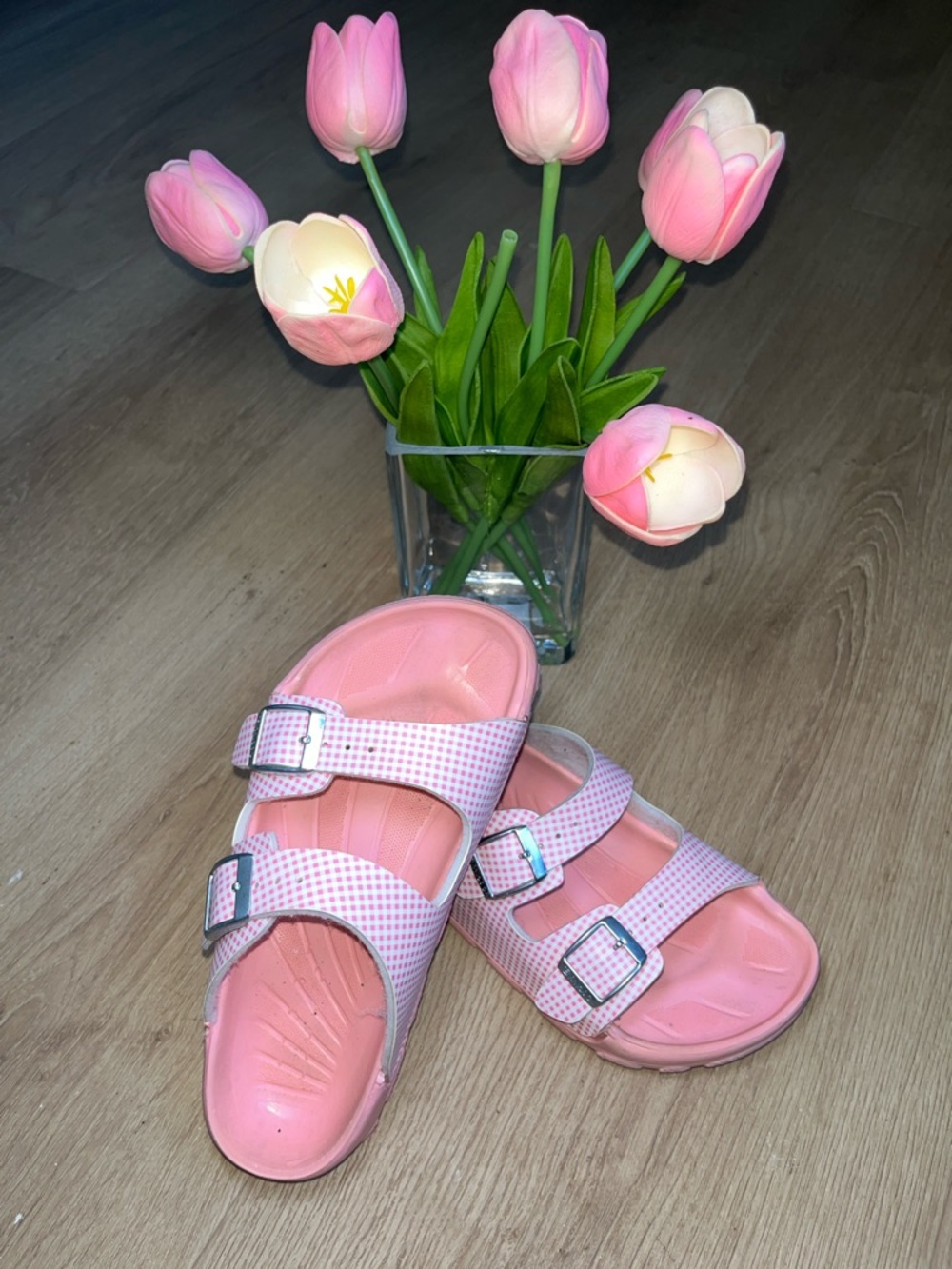 Kids Pink Birki’s Adjustable Buckle Slide Sandals
Size 33